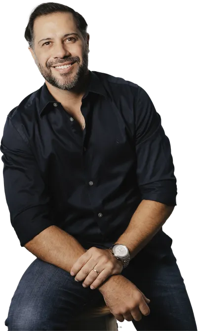 Partner and CFO of Holding in.Pacto